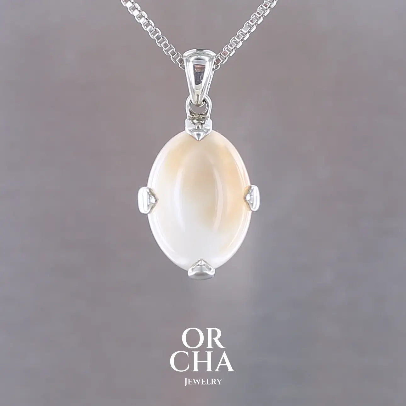 Pendentif en argent avec Pierre de lune - Essential