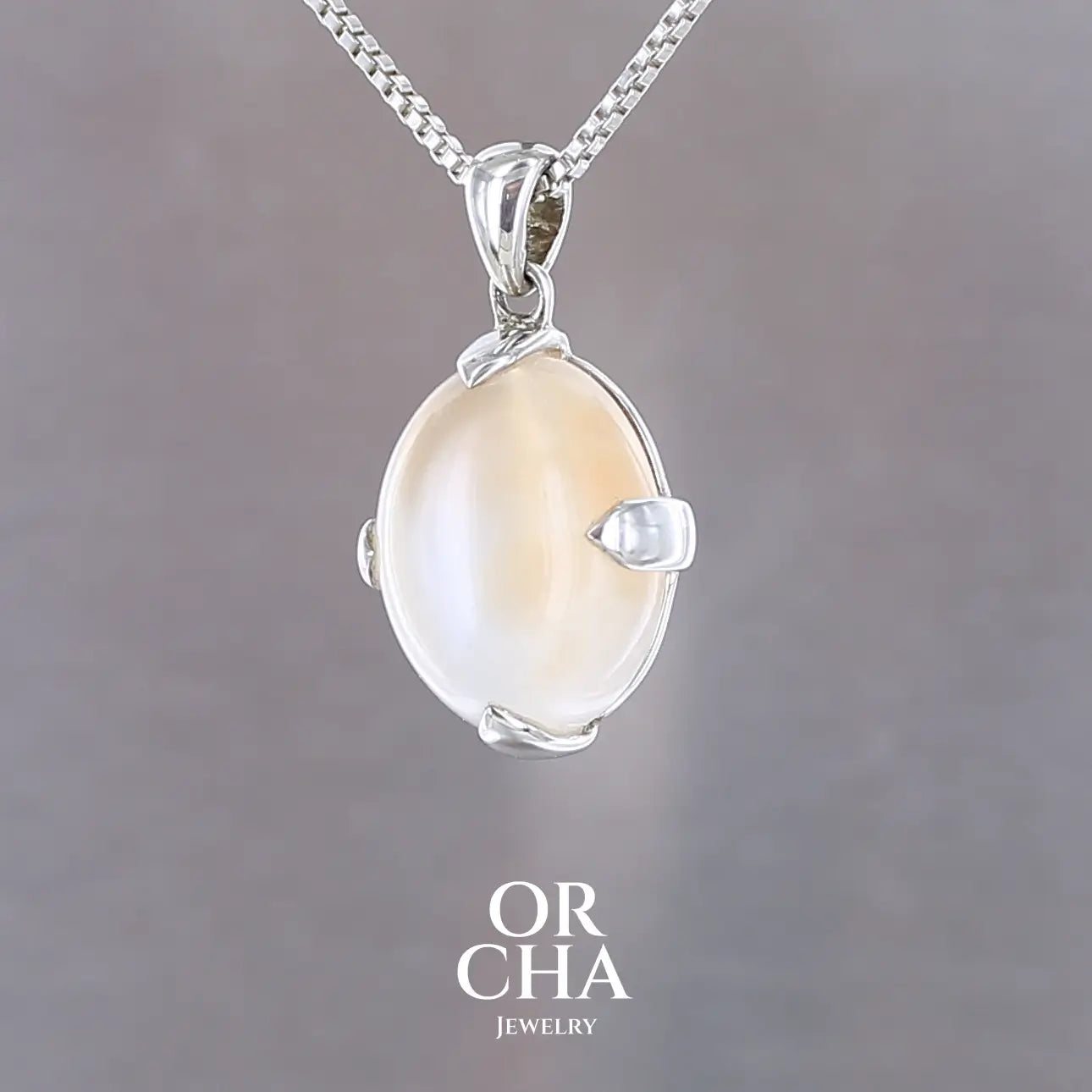 Pendentif en argent avec Pierre de lune - Essential