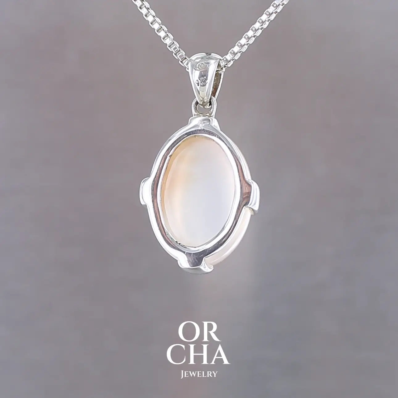 Pendentif en argent avec Pierre de lune - Essential