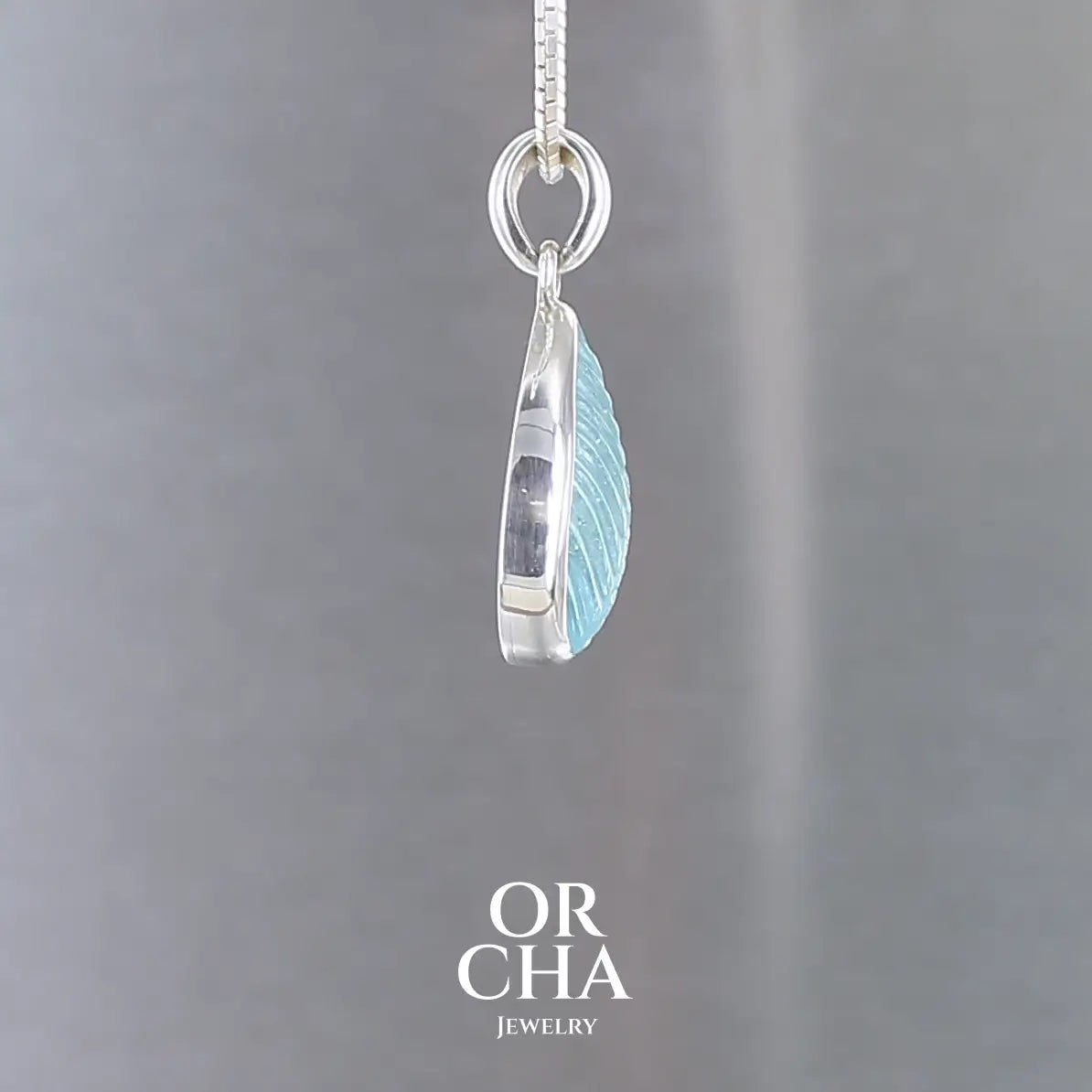 Pendentif en argent avec Topaze bleue - Essential