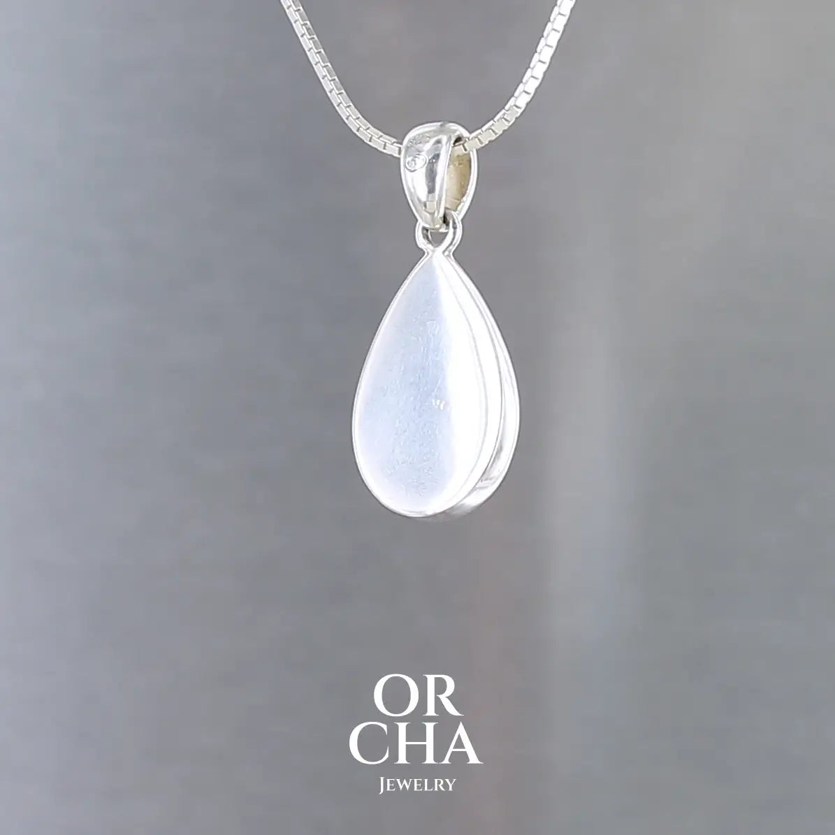 Pendentif en argent avec Topaze bleue - Essential