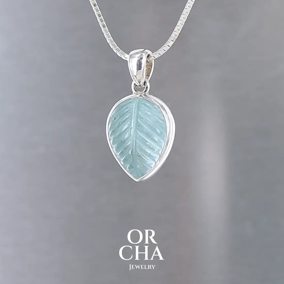 Pendentif en argent avec Topaze bleue - Essential