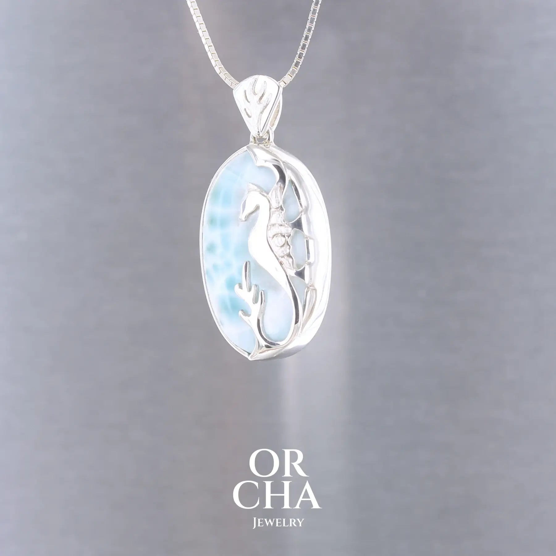Pendentif hippocampe avec Larimar - Sauvage