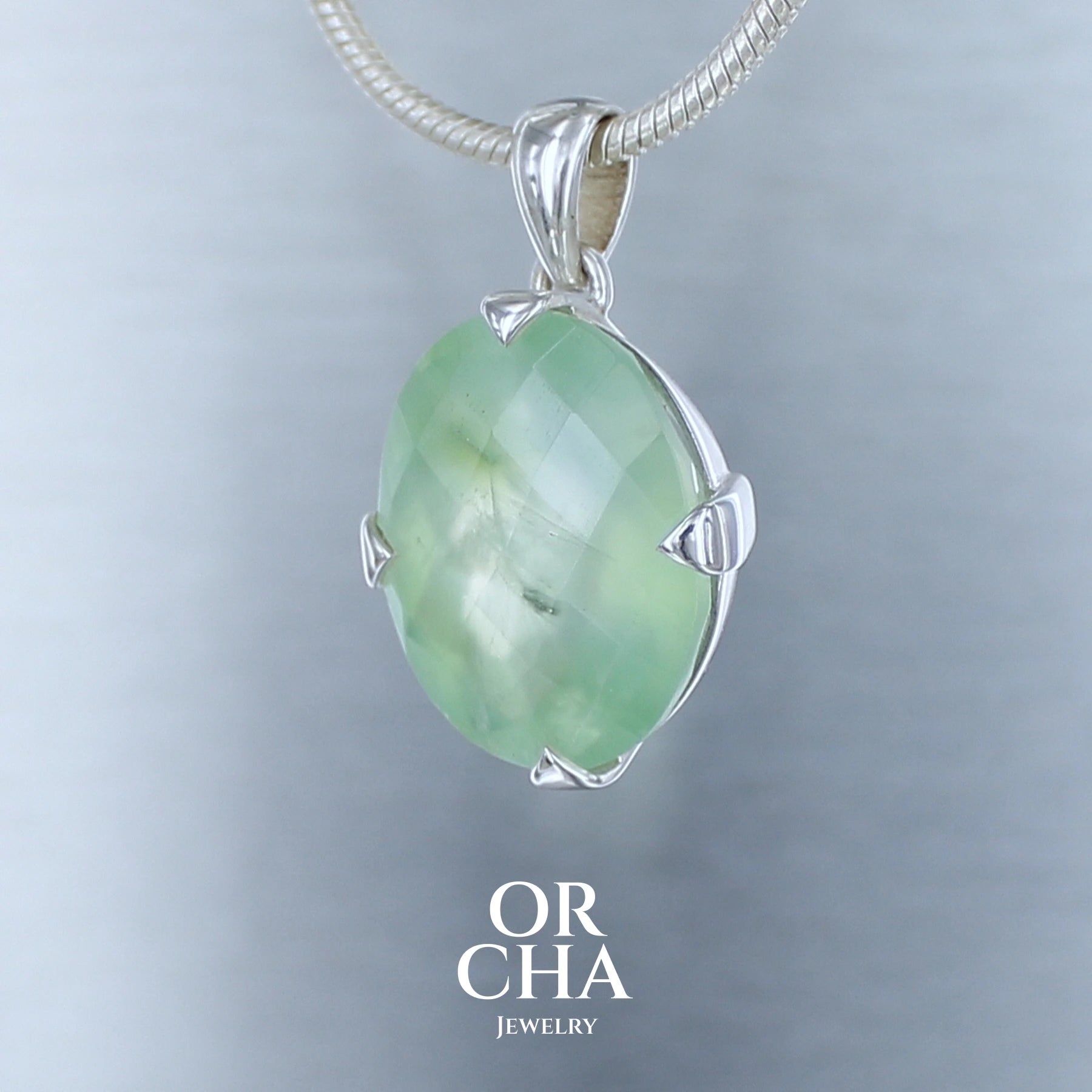 Pendentif en argent avec Préhnite - Essential