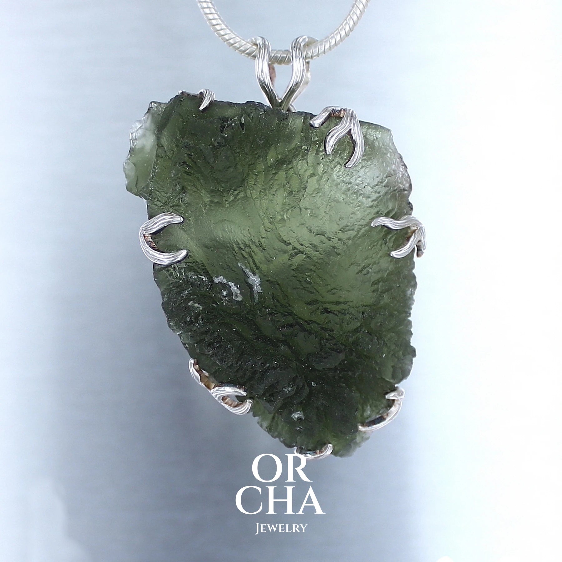 Pendentif en argent avec Moldavite brute - Sauvage