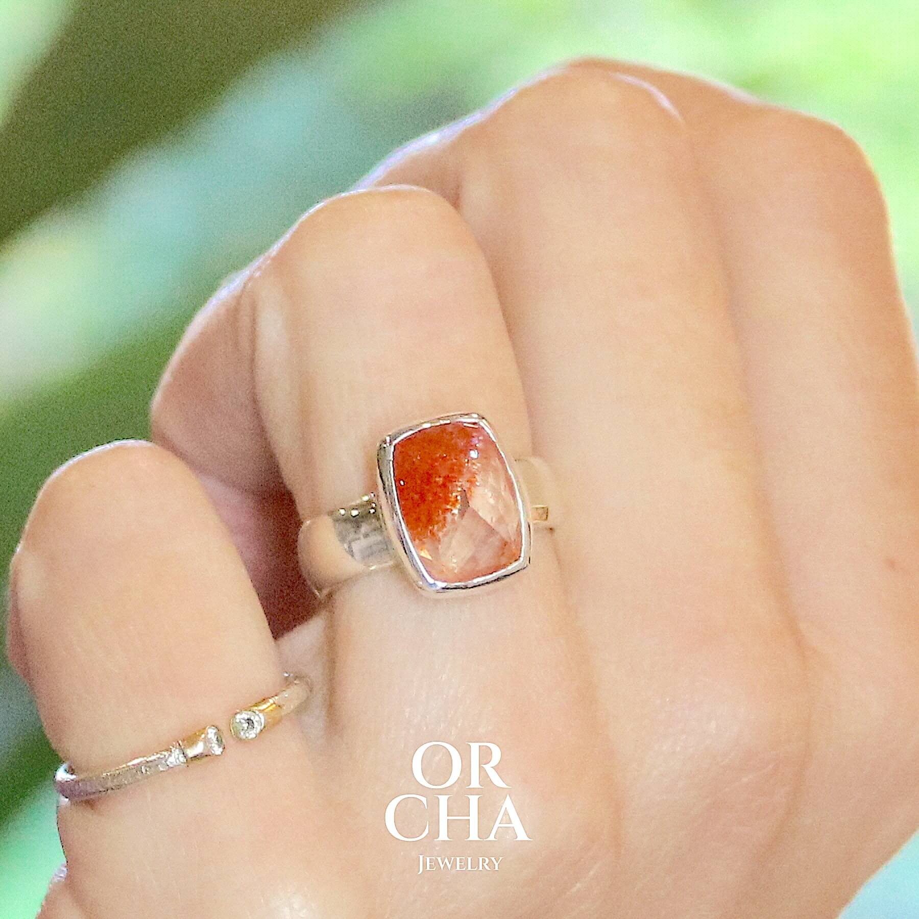 Bague en argent avec Pierre de soleil - Essential