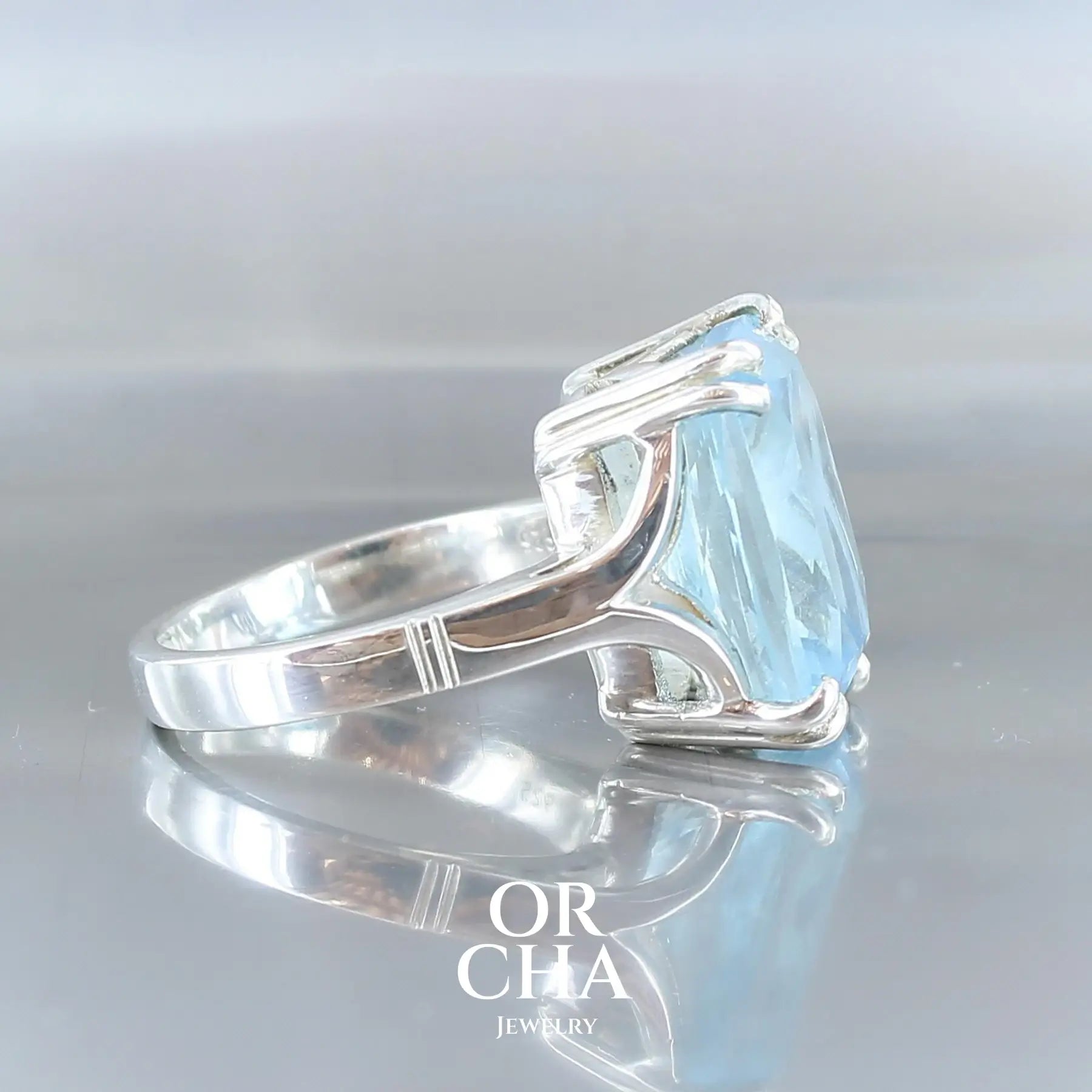 Silver ring with Aquamarine - Paradise