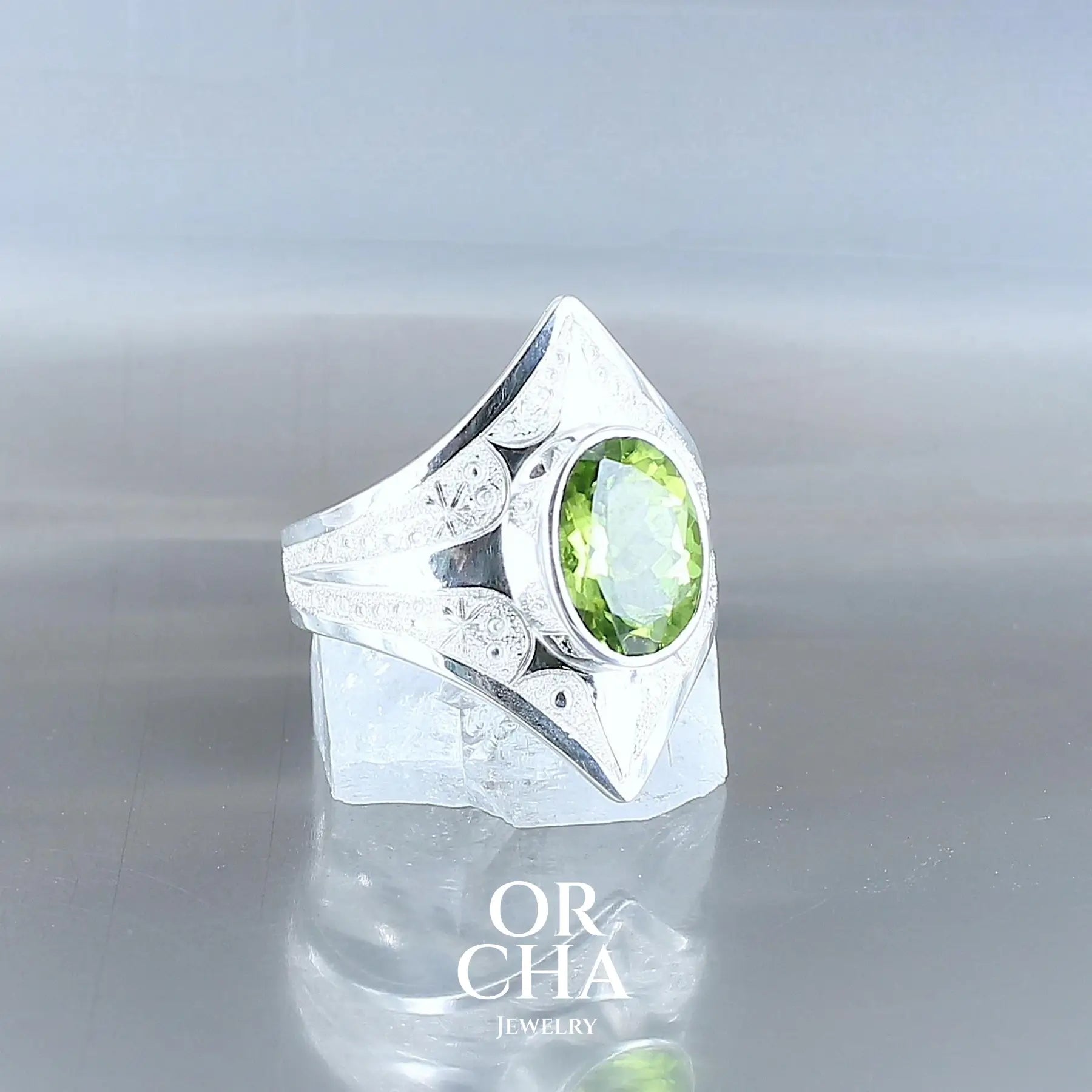 Bague en argent avec Péridot - Elven