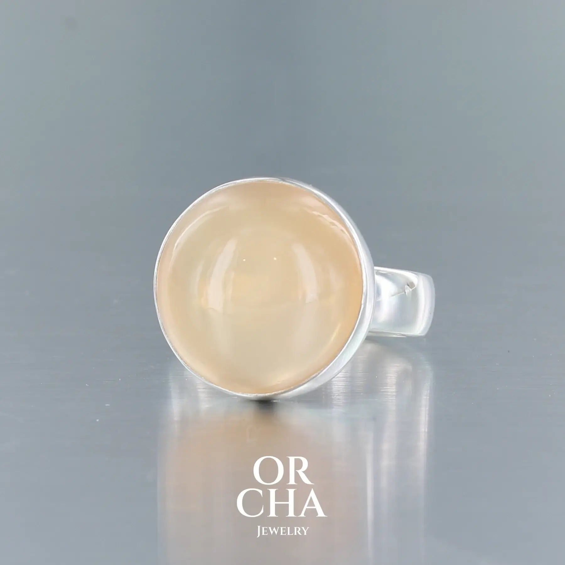 Bague en argent avec Pierre de lune - Essential