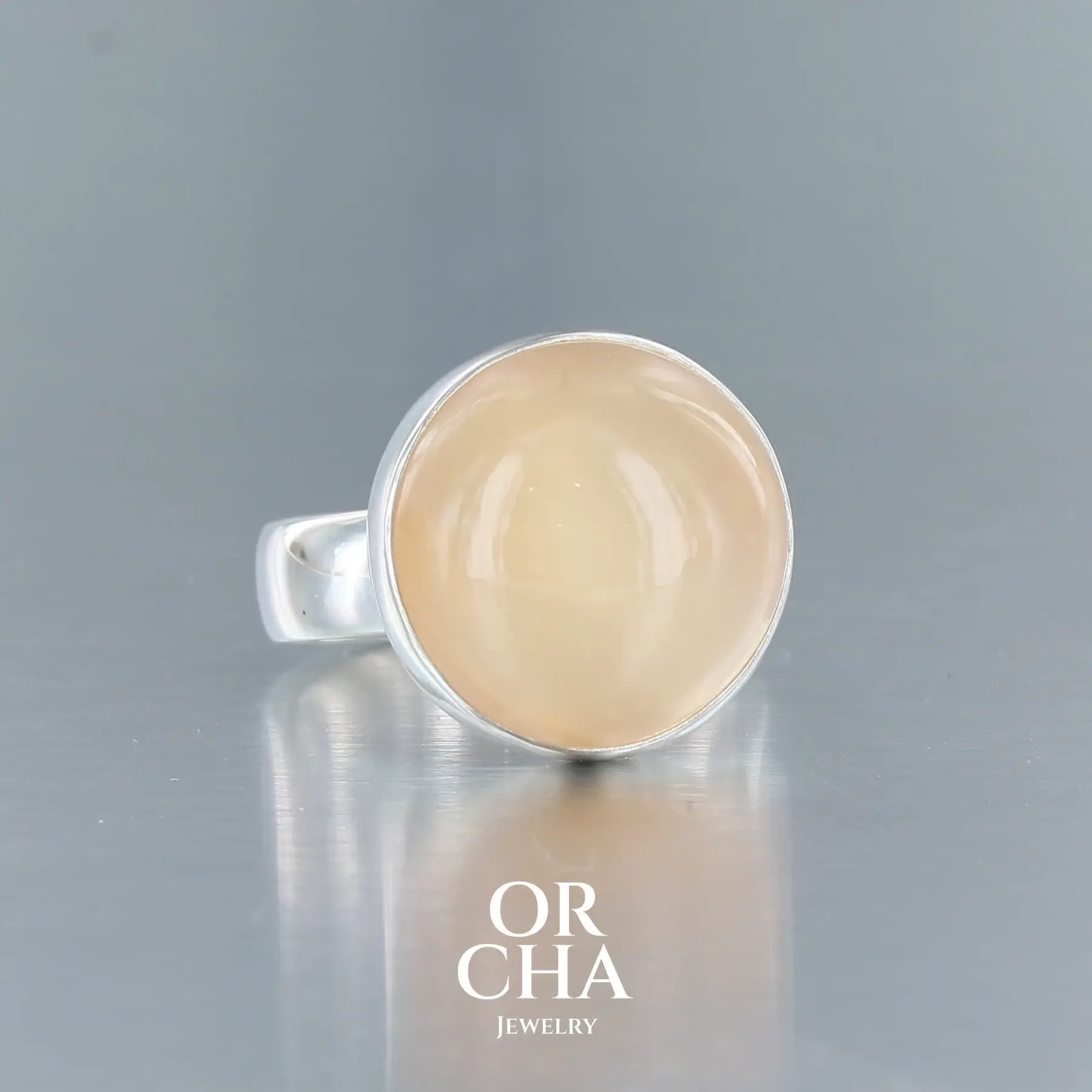 Bague en argent avec Pierre de lune - Essential