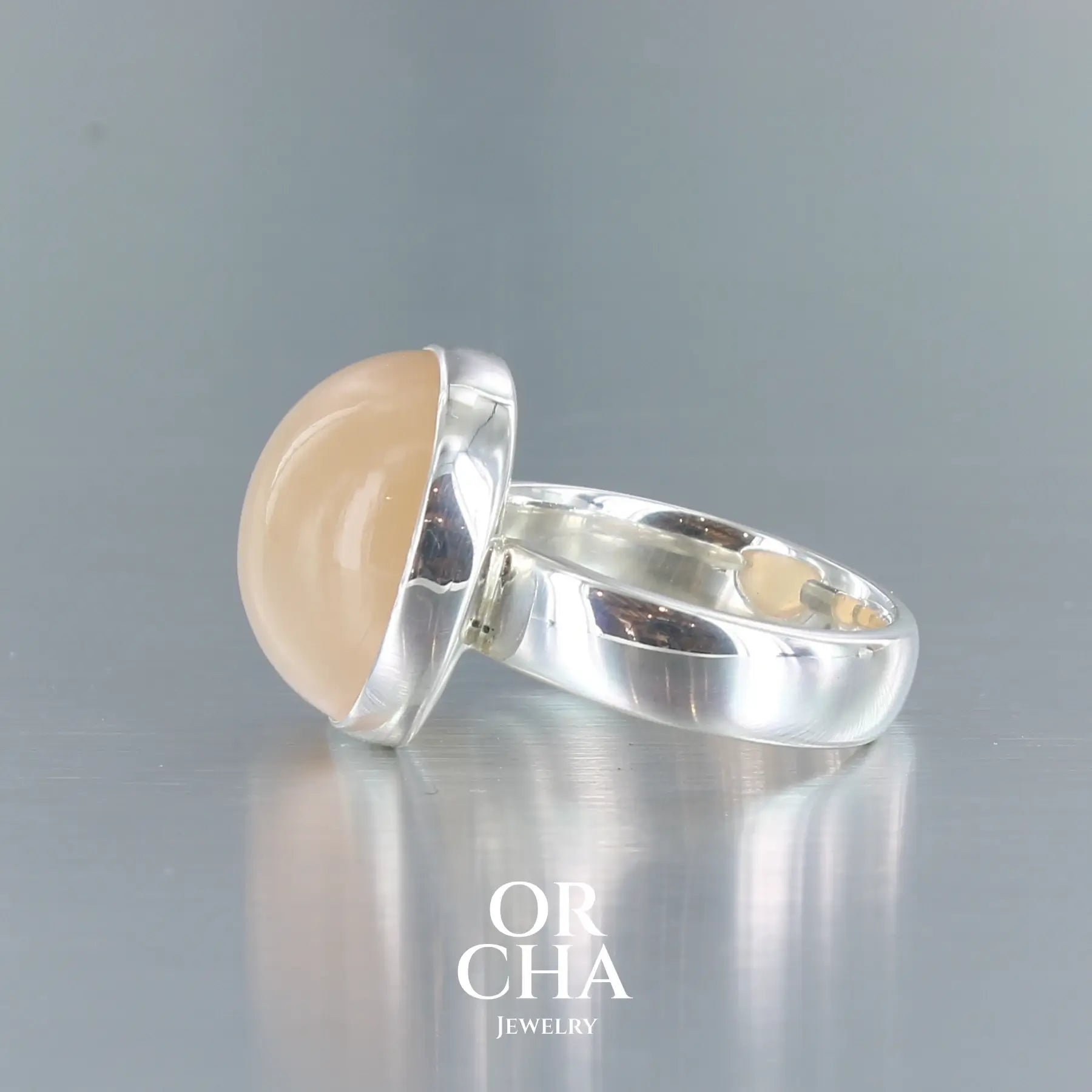 Bague en argent avec Pierre de lune - Essential