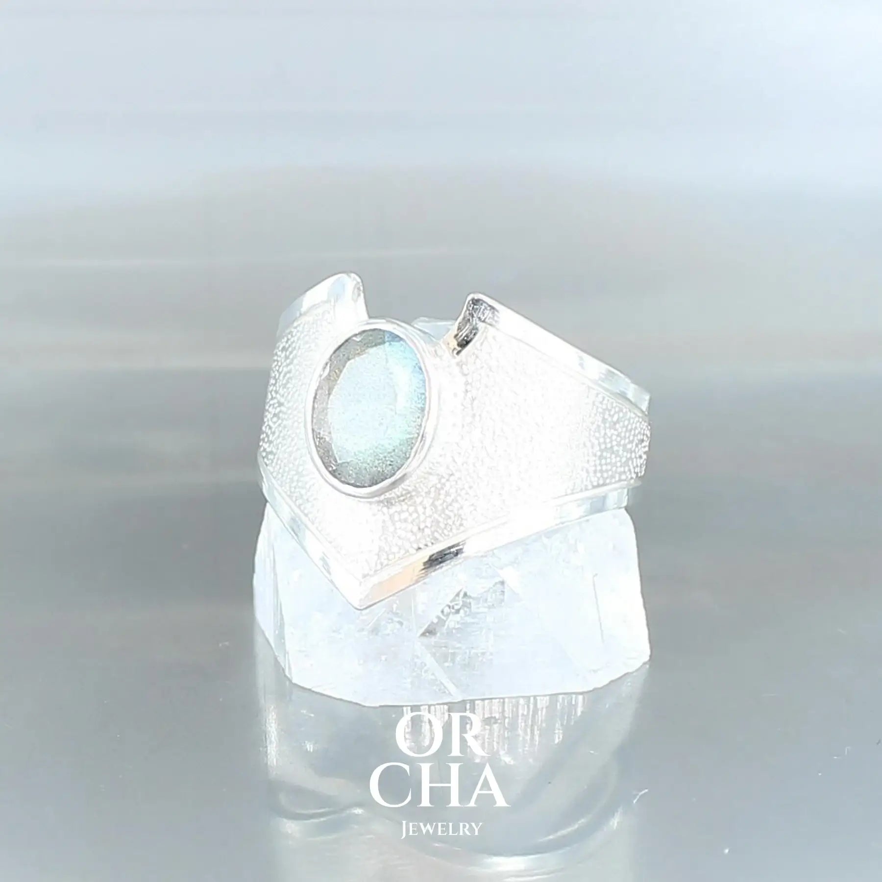 Bague en argent avec Labradorite - Bastet