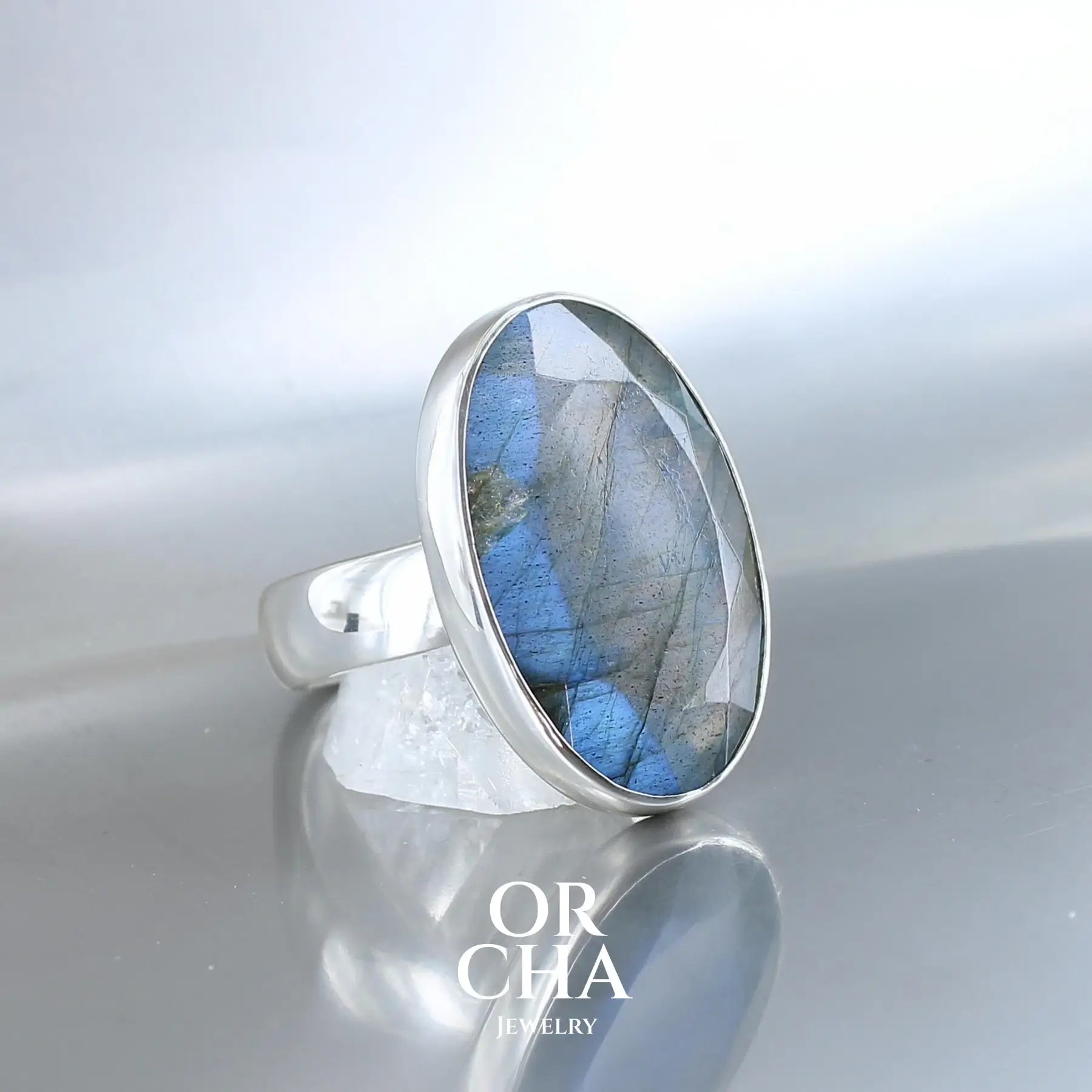 Bague en argent avec Labradorite - Essential