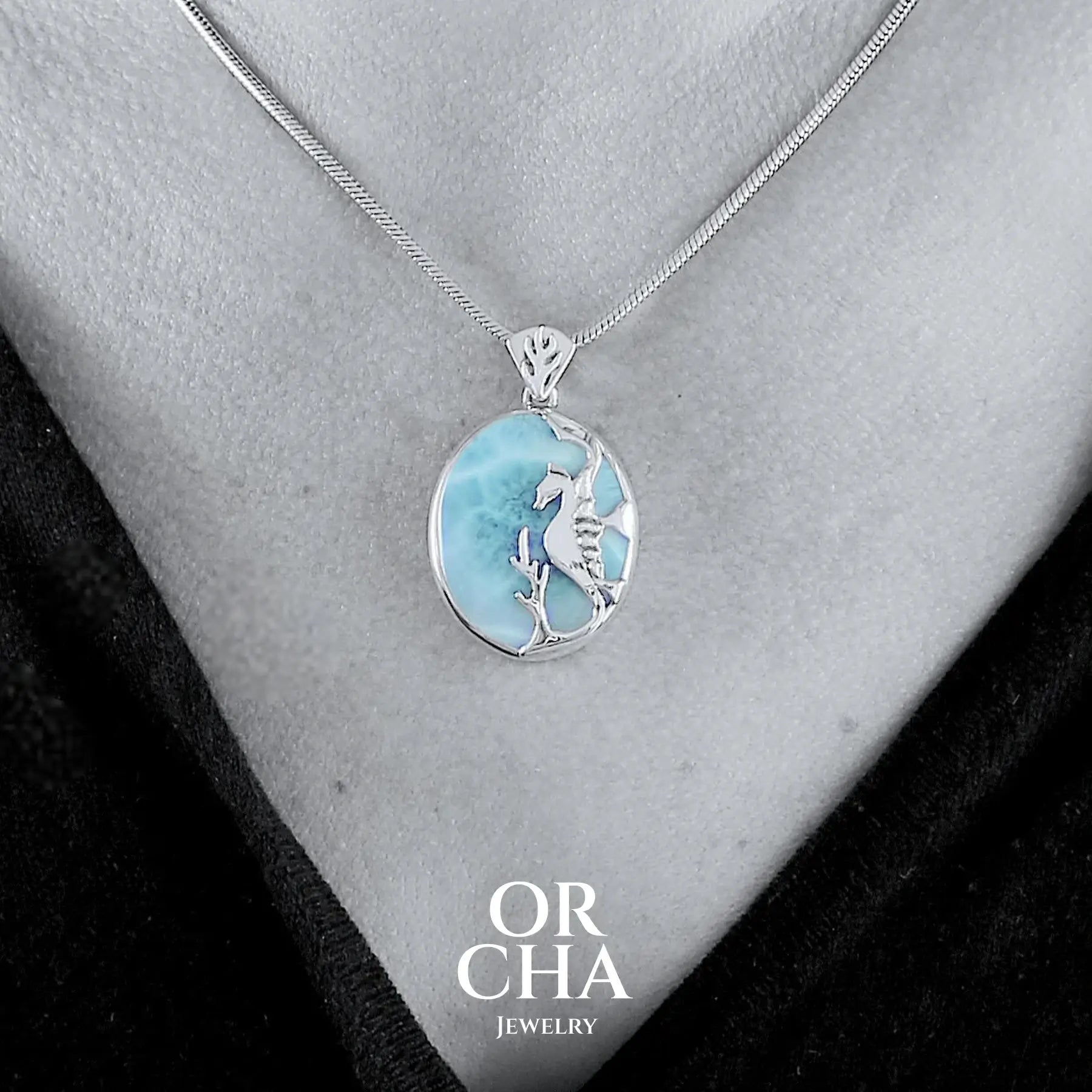 Pendentif hippocampe avec Larimar - Sauvage