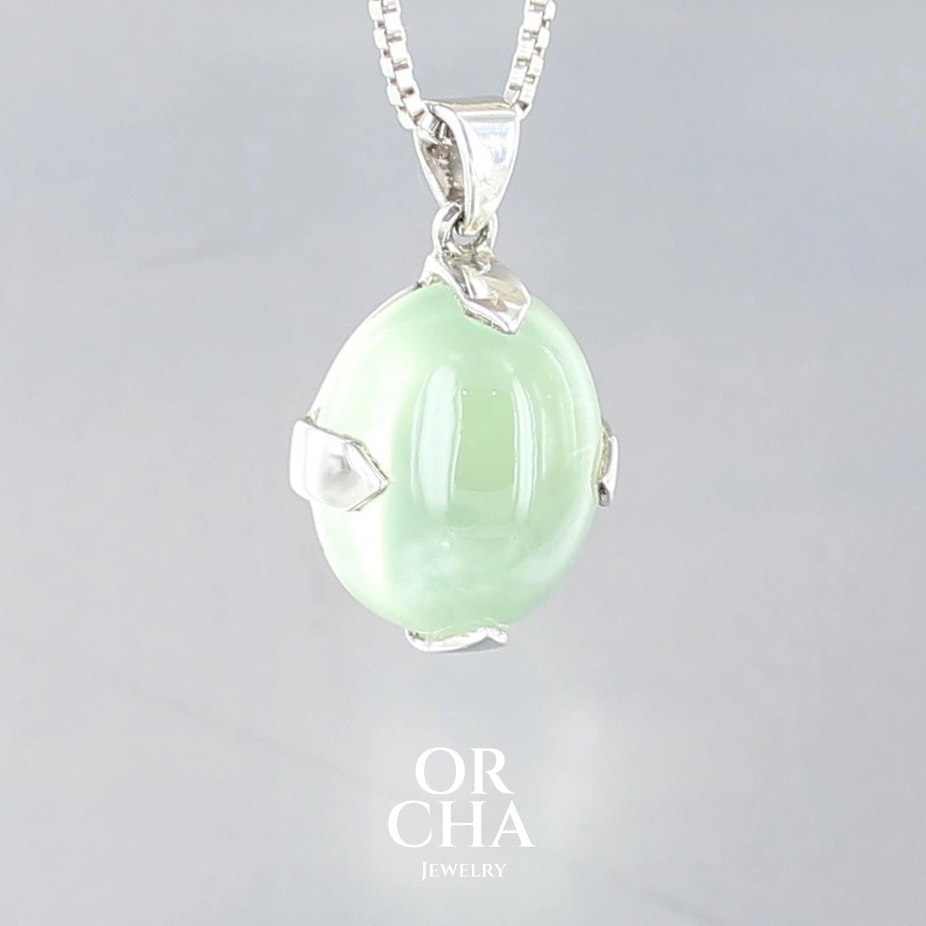 Silver Pendant with Prehnite - Essential