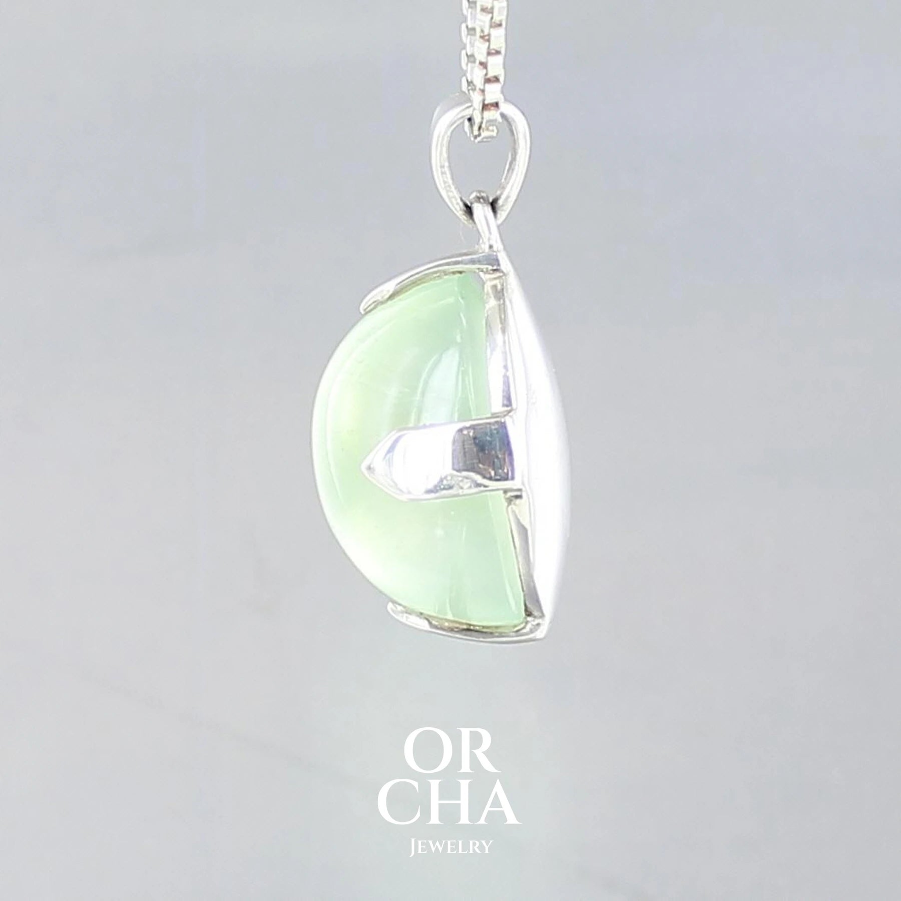 Silver Pendant with Prehnite - Essential