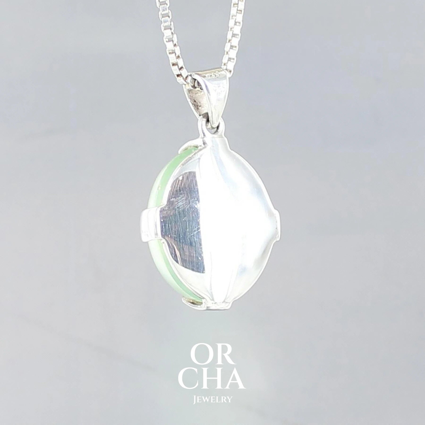 Silver Pendant with Prehnite - Essential