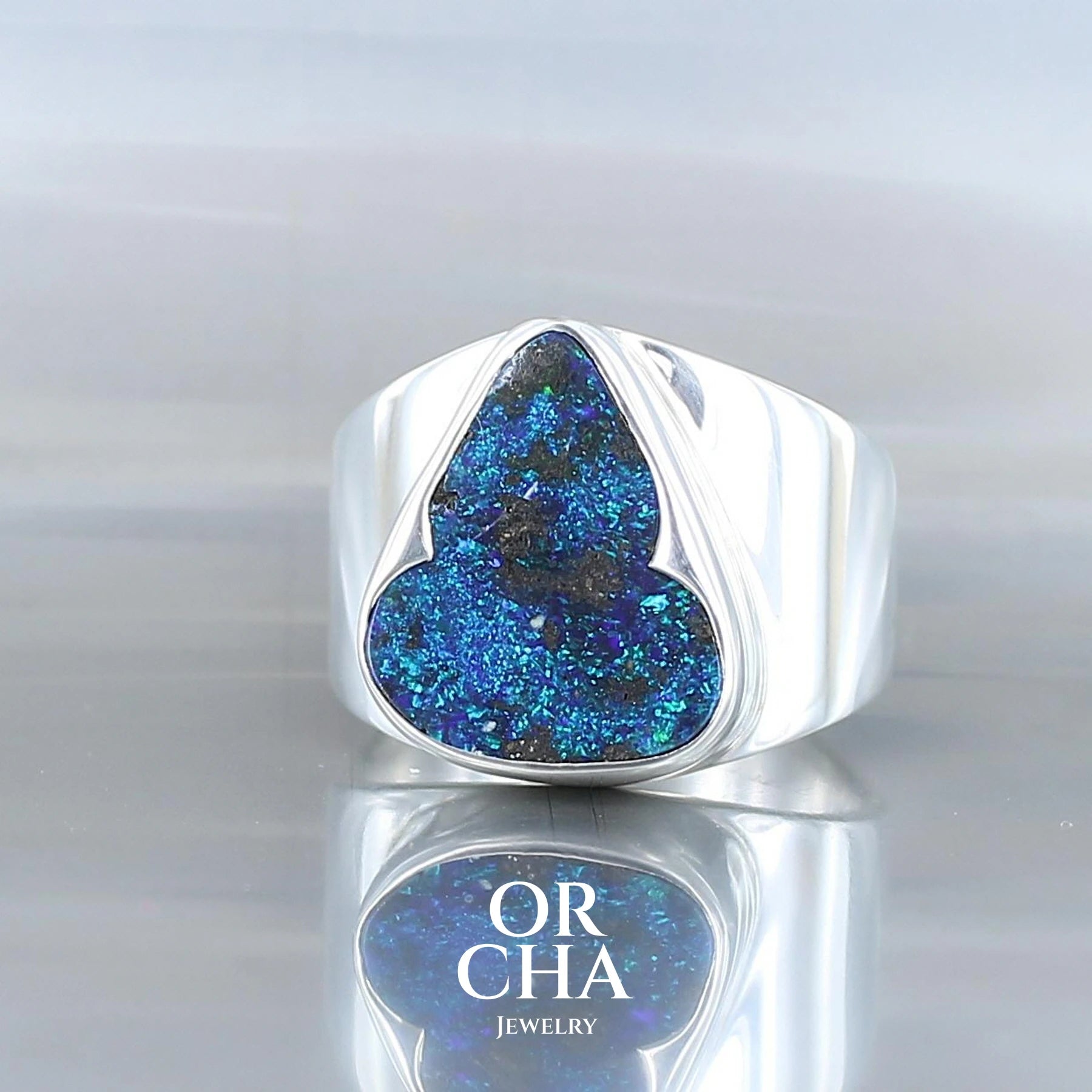 Silver ring with opal - Orcha