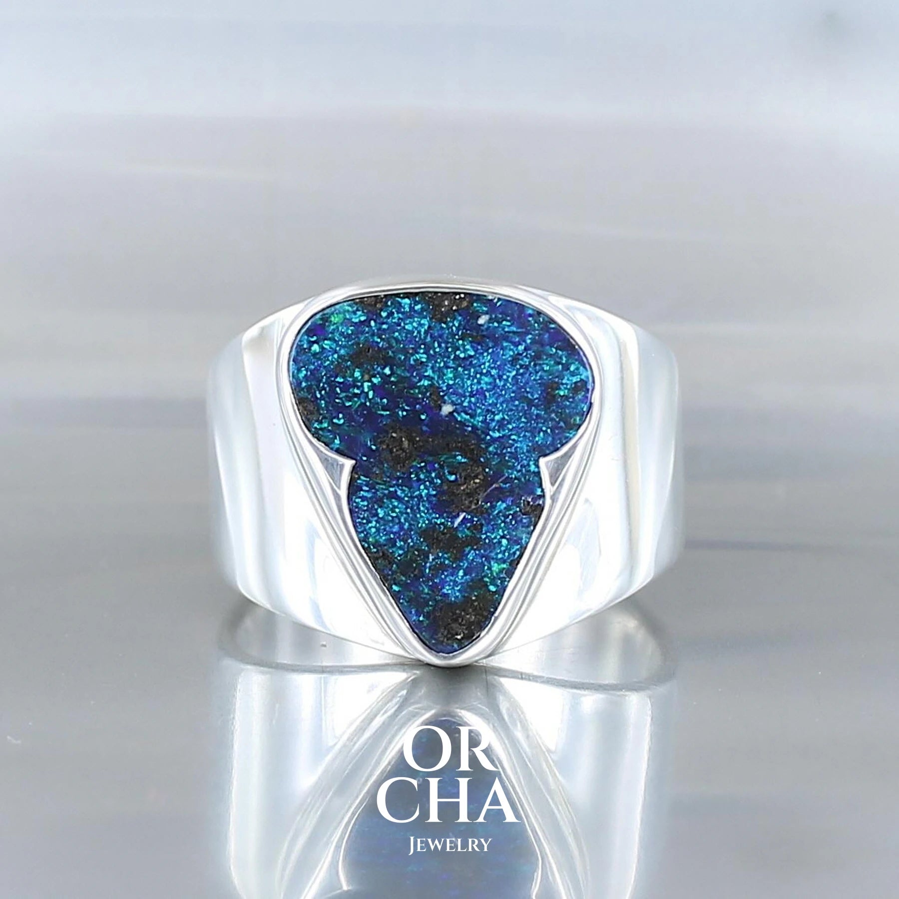 Silver ring with opal - Orcha