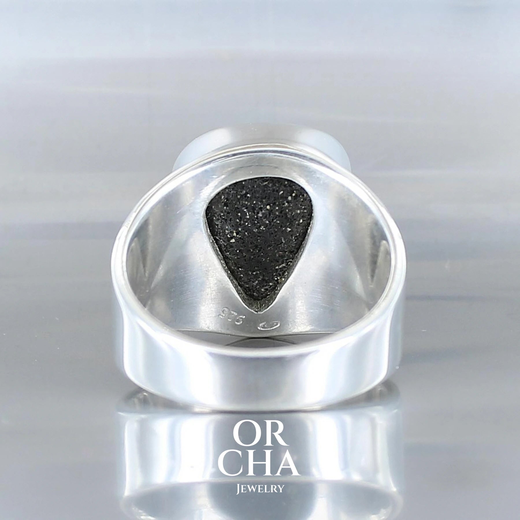 Silver ring with opal - Orcha