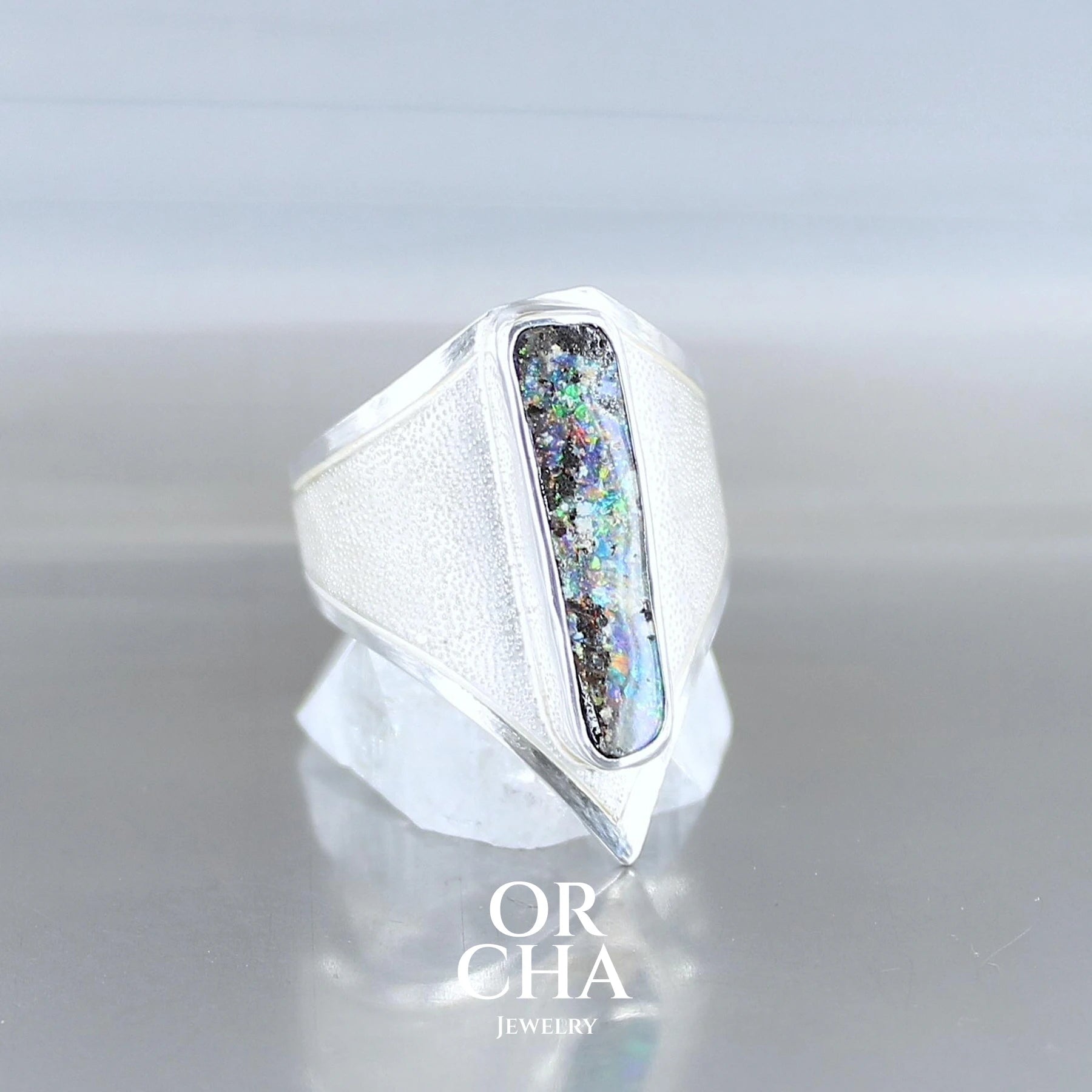 Silver ring with Opal - Bastet