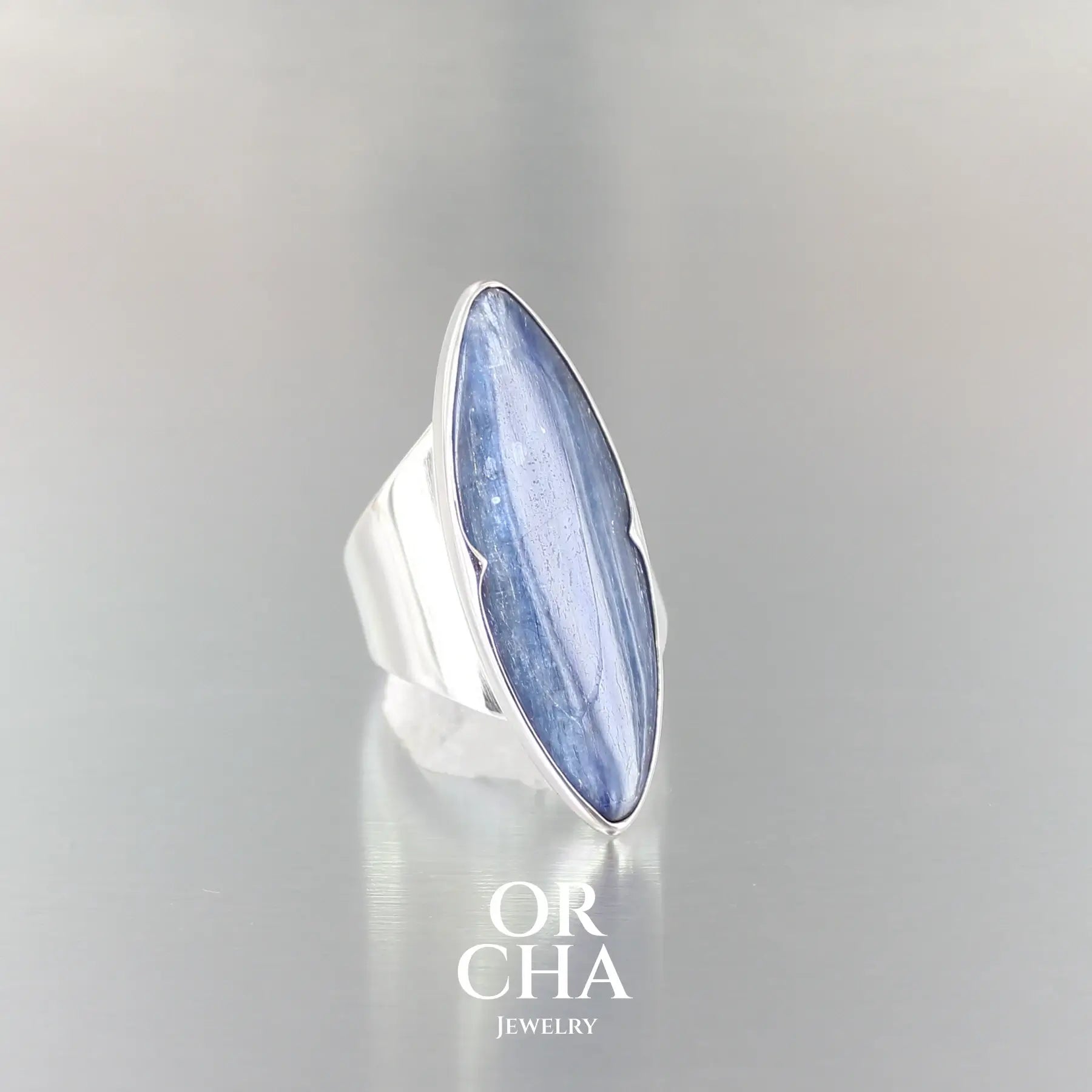 Bague en argent avec Cyanite - Orcha