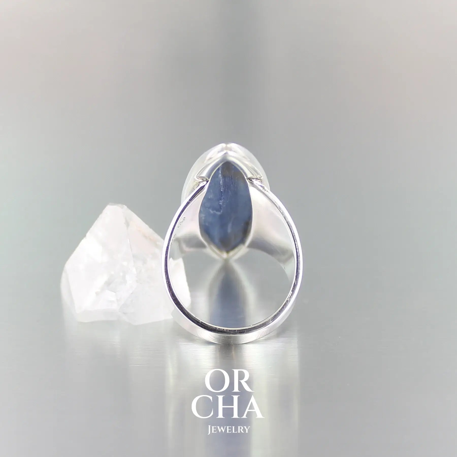 Bague en argent avec Cyanite - Orcha