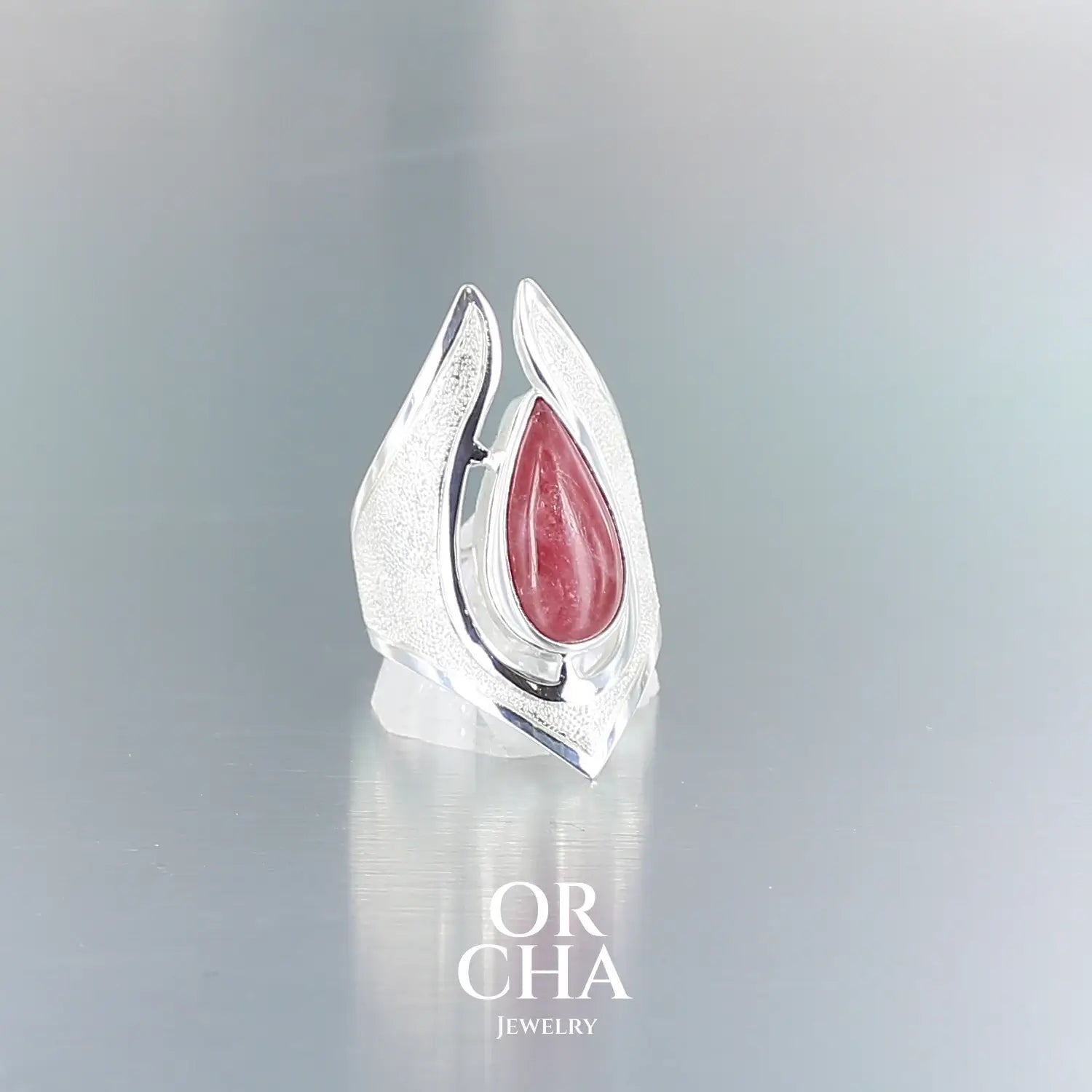 Bague en argent avec Rhodonite - Bastet