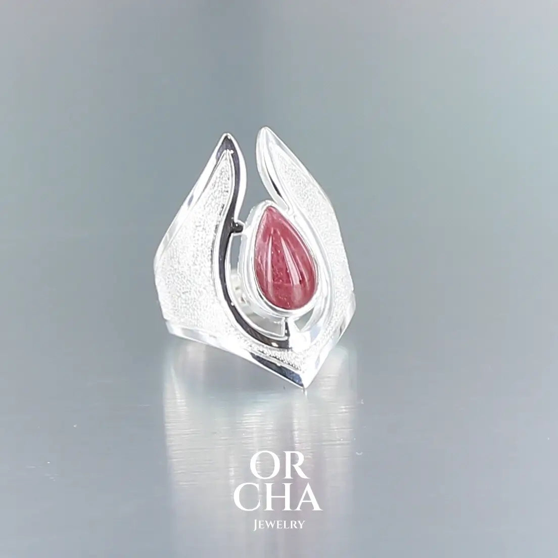 Bague en argent avec Rhodonite - Bastet