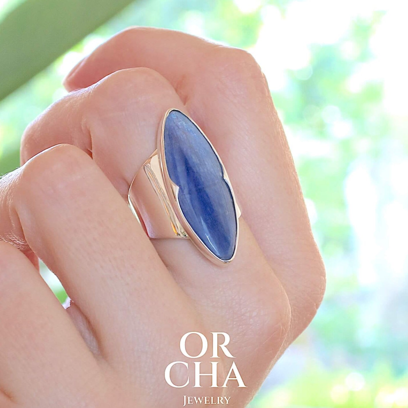 Réservée. Bague en argent avec Cyanite - Orcha