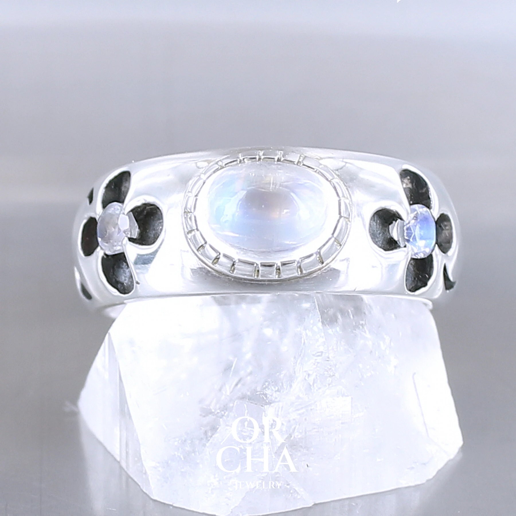 Bague en argent avec Labradorite blanche - Sauvage