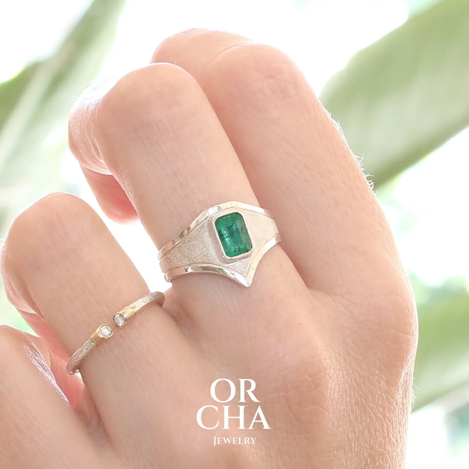 Bague en argent avec Emeraude - Bastet