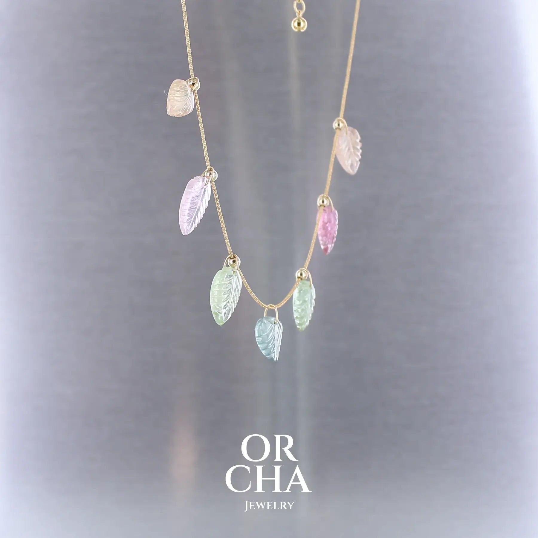 Collier feuilles en or 18k et tourmalines multicolores - Orcha's Gold