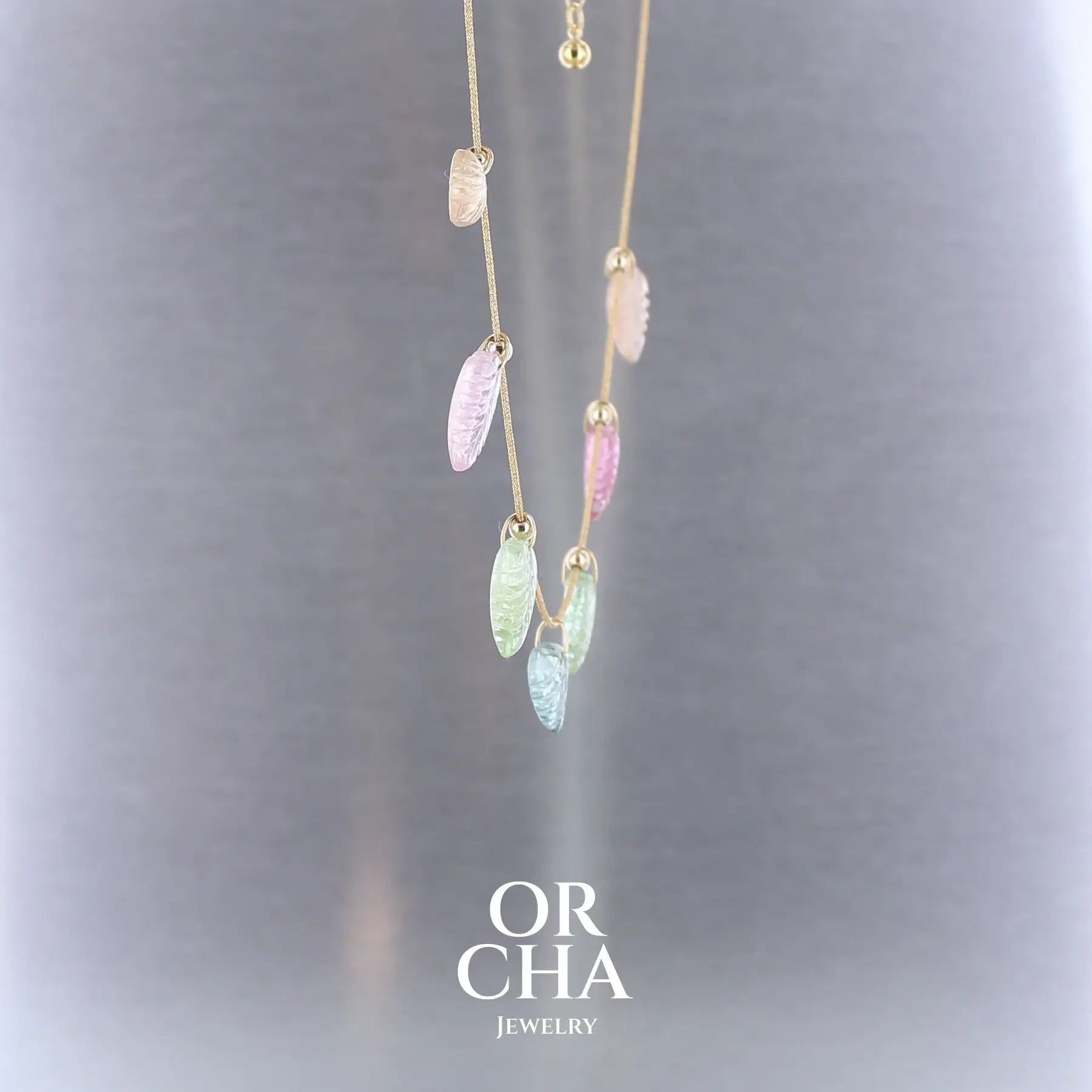 Collier feuilles en or 18k et tourmalines multicolores - Orcha's Gold