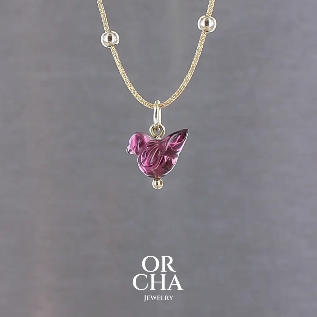 Collier Oiseau en or 18k et Tourmaline rouge violacée - Orcha's Gold