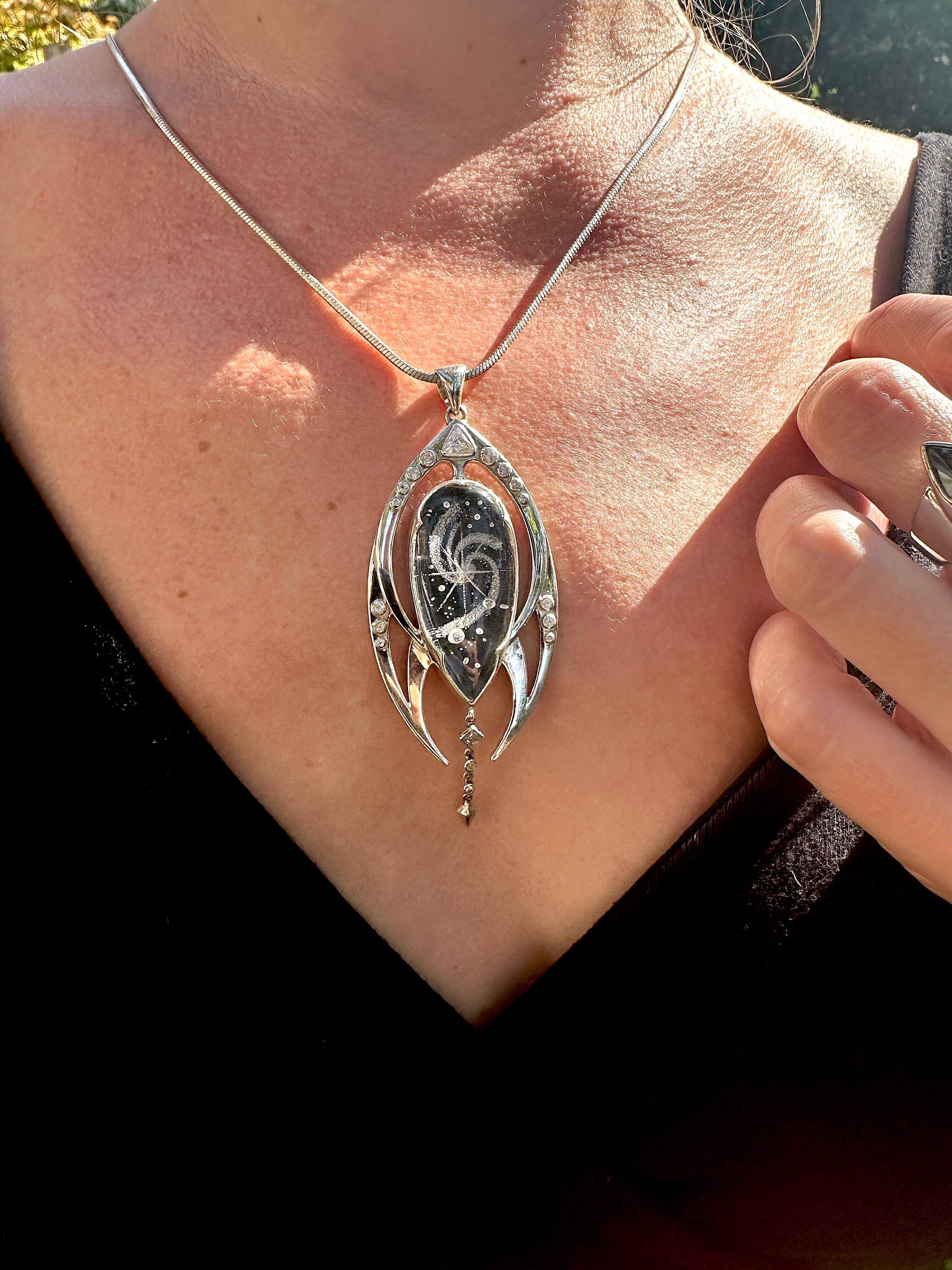Pendentif en argent avec Cristal de roche gravé - Elven