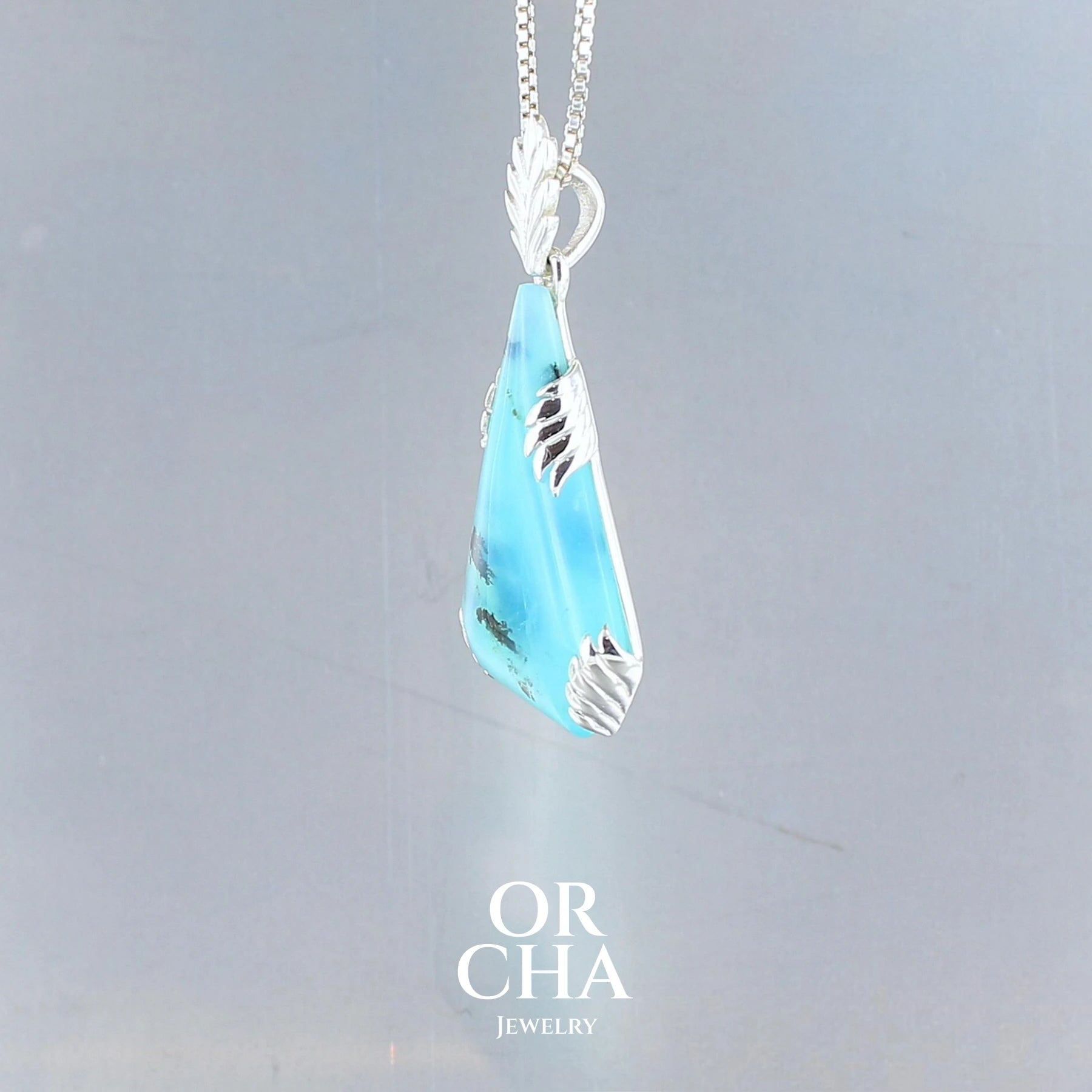 Pendentif en argent avec Opale bleue - Sauvage