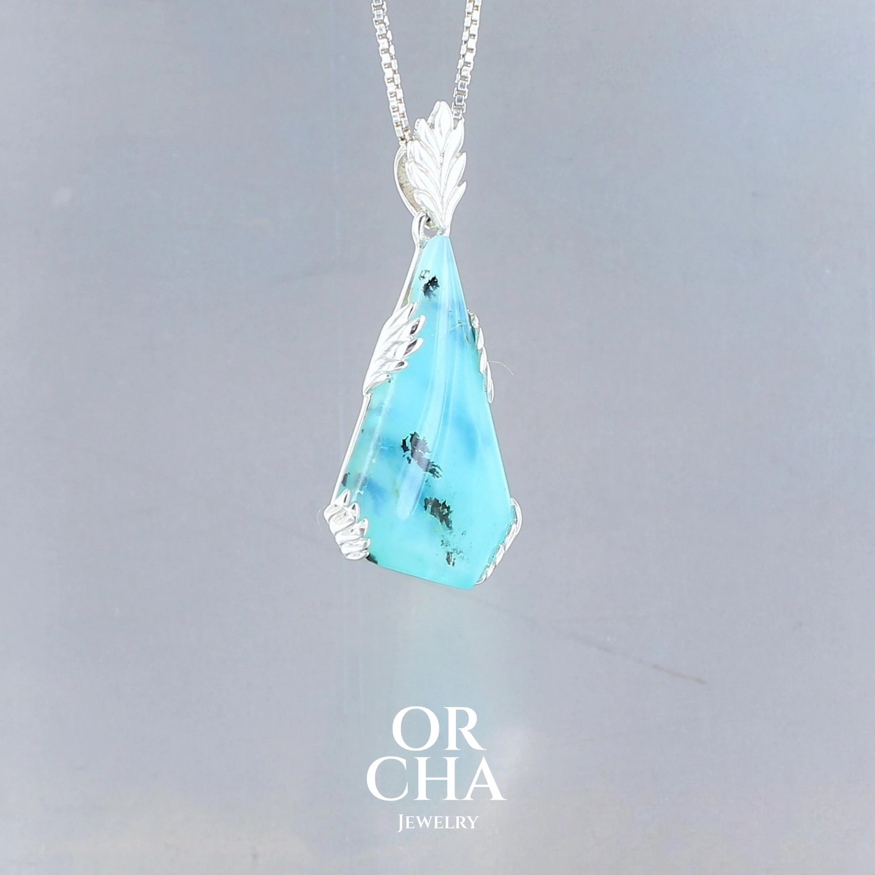 Pendentif en argent avec Opale bleue - Sauvage