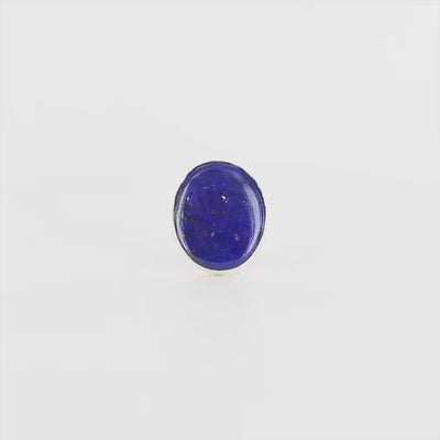 Bague ovale pour femme en argent massif serti d'un Lapis Lazuli. Pierre naturelle de couleur bleu nuit et de qualité opaque. Taille 52. Bijoux unique, éthique et durable présenté dans un coffret de notre marque, prêt à offrir. Livraison offerte, certificat d'authenticité, service client.